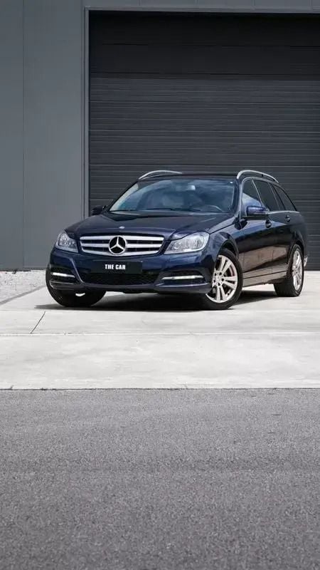 Usado Mercedes C220 Avantgarde 170 HP (125 kW) 2013 Azul Carrinha
