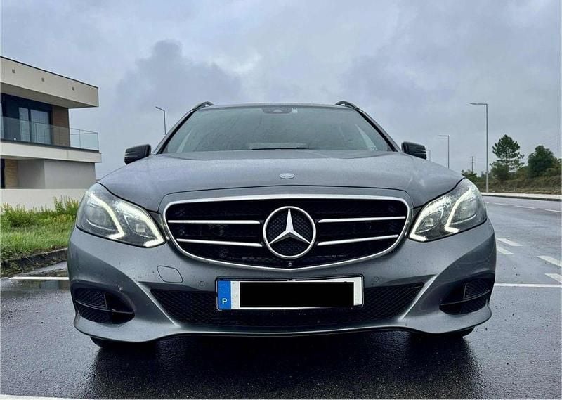 Usado 2016 Mercedes E250 Sedan | € 22.250 (Super Preço) - Imagem 1/4