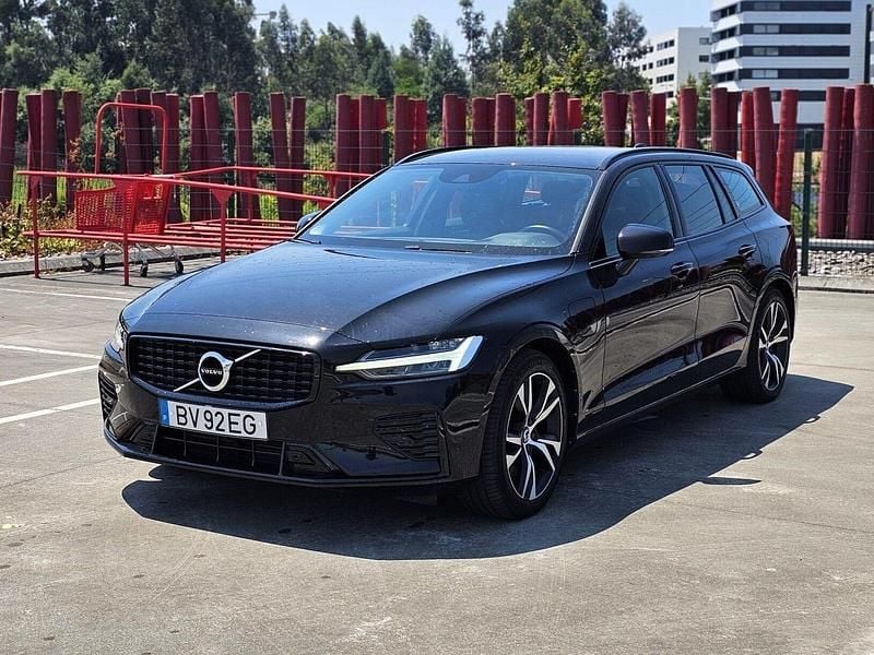 Preto Usado 2021 Volvo V60 R-Design Carrinha | € 29.990 (Bom preço) - Imagem 1/4