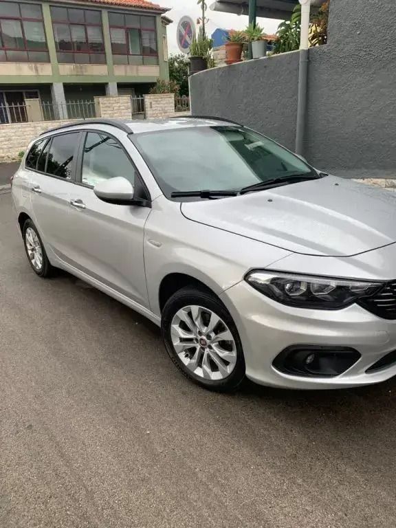 Cinza prata Usado 2019 Fiat Tipo Easy Carrinha | € 15.900 (Caro) - Imagem 1/4