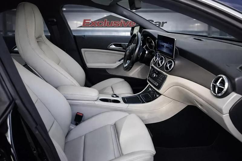 Usado Mercedes CLA200 Shooting Brake 136 HP (100 kW) 2017 Preto Carrinha