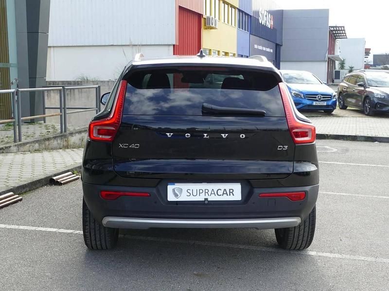 Usado Volvo XC40 Momentum 150 HP (110 kW) 2018 Preto SUV