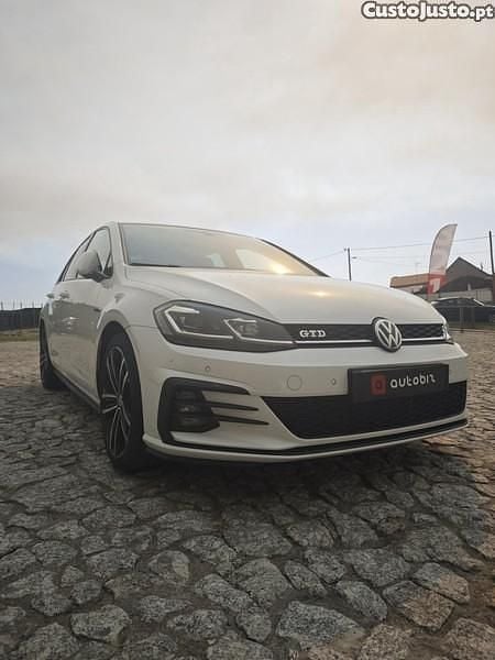 Branco Usado 2018 VW Golf VII GTD Citadino | € 27.990 (Preço justo) - Imagem 1/1