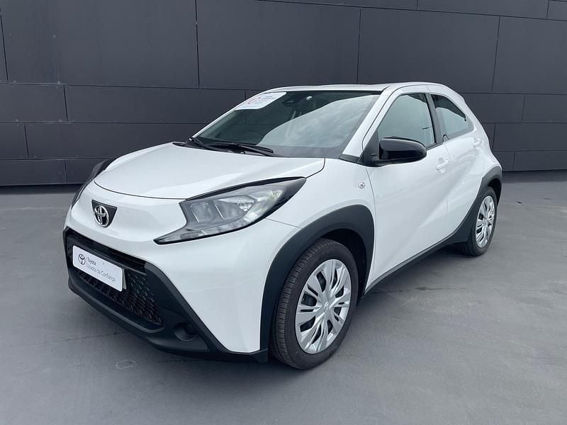Branco (sólida) Usado 2024 Toyota Aygo X X-play SUV | € 17.750 (Preço justo) - Imagem 1/4