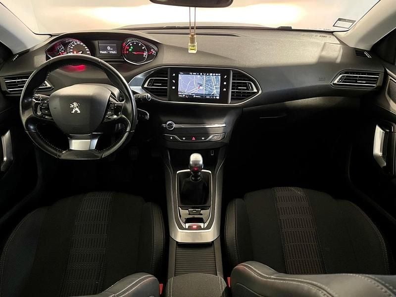 Usado Peugeot 308 SW 130 HP (95 kW) 2019 Preto Carrinha