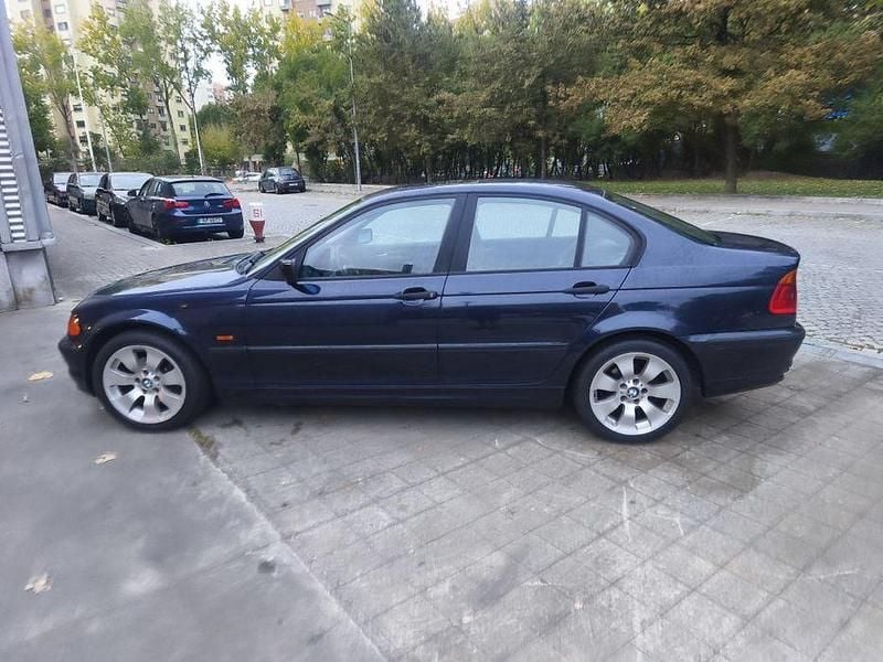 Usado 2001 BMW 320 Sedan | € 3.650 (Bom preço) - Imagem 1/4