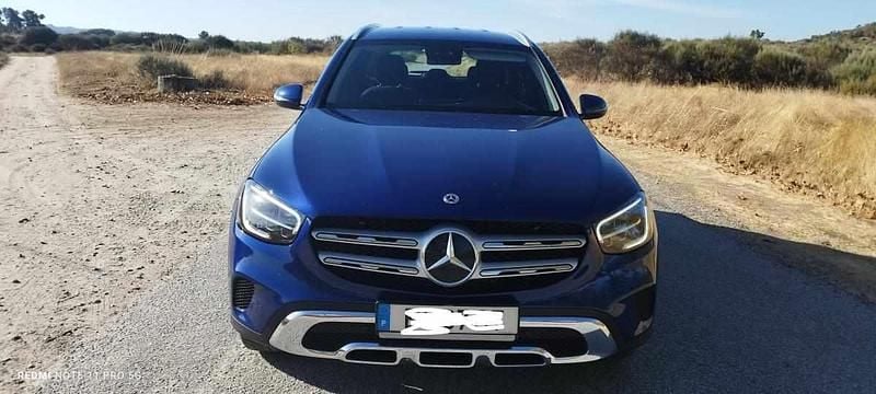 Azul Usado 2021 Mercedes GLC250 Citadino | € 33.990 - Imagem 1/4