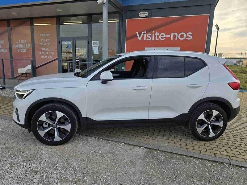 Usado Volvo XC40 Core 163 HP (119 kW) 2025 Branco SUV