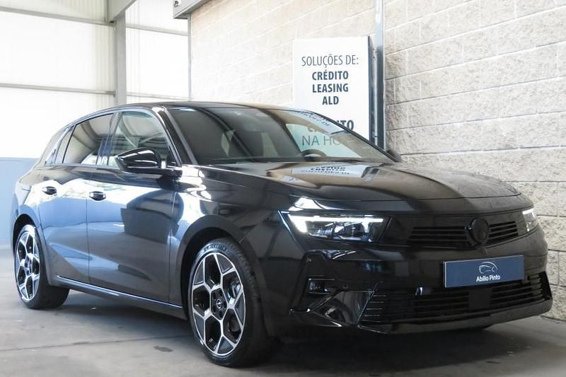 Usado Opel Astra 130 HP (95 kW) 2024 Preto Citadino