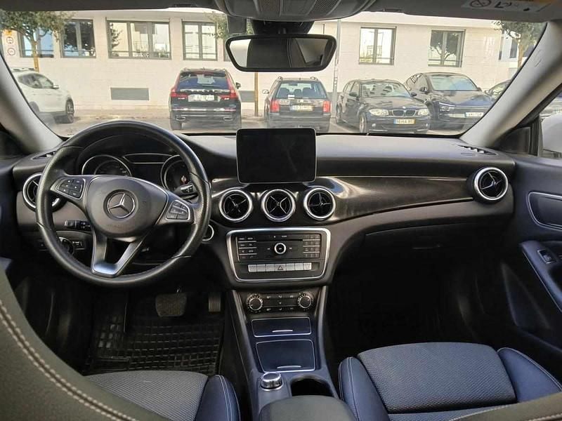 Usado Mercedes CLA220 177 HP (130 kW) 2016 Cinzento Sedan