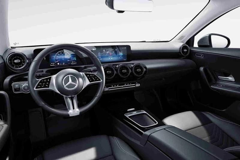Novo Mercedes A250 218 HP (160 kW) 2025 Cinzento Citadino