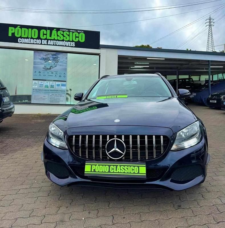 Azul Usado 2017 Mercedes C180 Carrinha | € 24.900 - Imagem 1/4