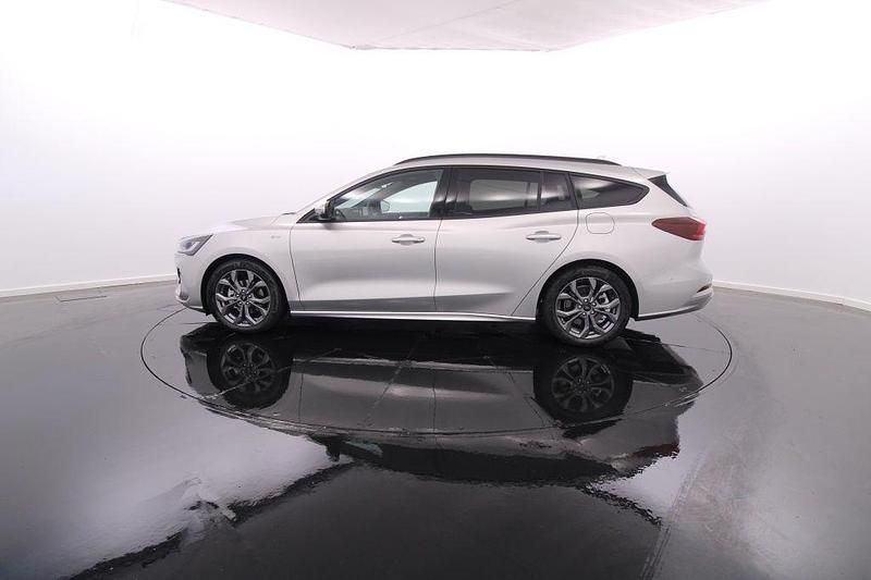 Usado Ford Focus 115 HP (84 kW) 2023 Cinzento Carrinha