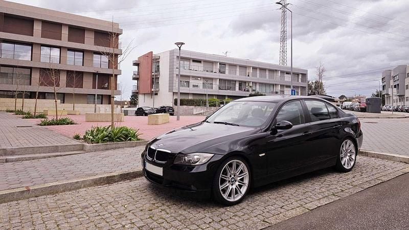 Usado 2005 BMW 320 Sedan | € 11.500 (Caro) - Imagem 1/4