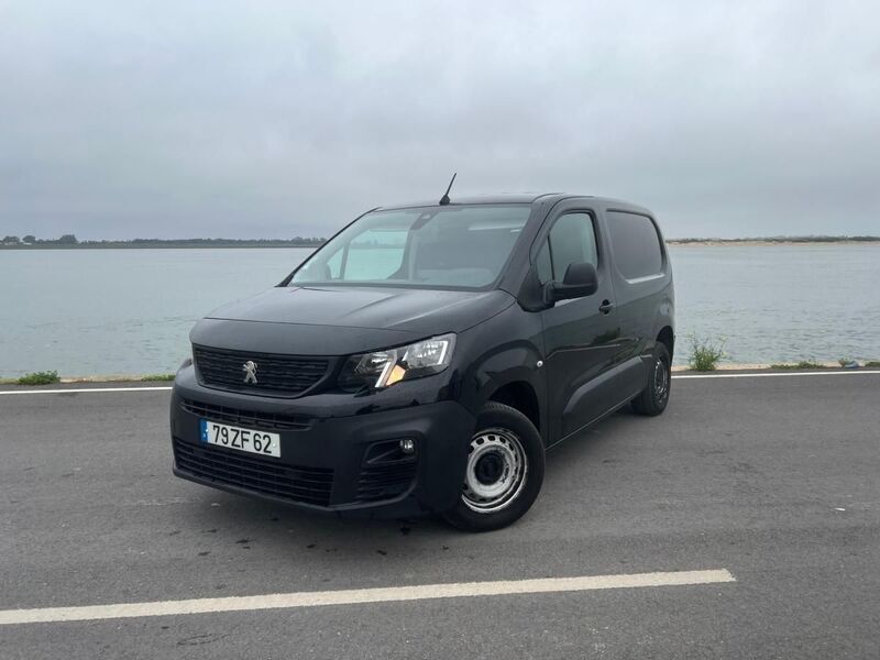 Preto Usado 2019 Peugeot Partner Monovolume | € 15.500 (Caro) - Imagem 1/4