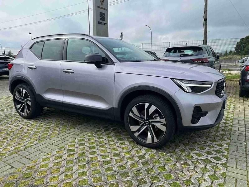 Usado Volvo XC40 Plus 163 HP (119 kW) 2025 Outro SUV