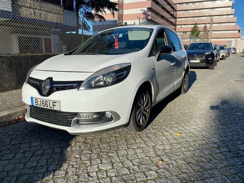 Usado 2016 Renault Scénic III Monovolume | € 8.500 - Imagem 1/4