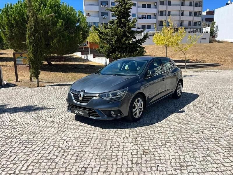 Cinzento Usado 2018 Renault Mégane Coupé Coupé | € 13.990 - Imagem 1/4