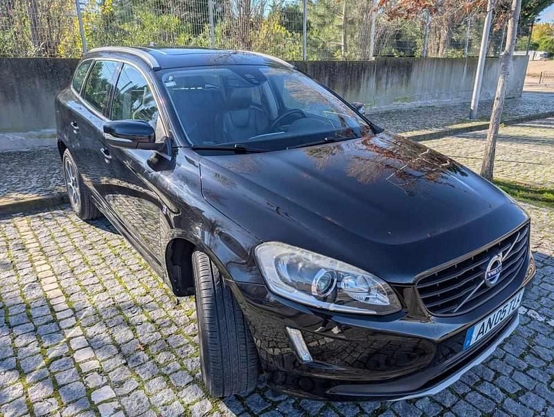 Usado Volvo XC60 150 HP (110 kW) 2015 Preto SUV