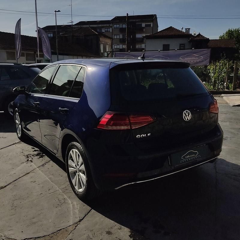 Usado VW Golf VII 115 HP (84 kW) 2019 Azul