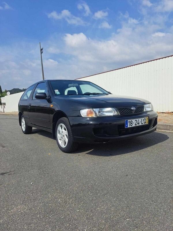 Preto Usado 1998 Nissan Almera Sedan | € 1.750 - Imagem 1/4