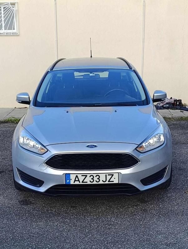 Usado Ford Focus 101 HP (74 kW) 2017 Cinzento Carrinha