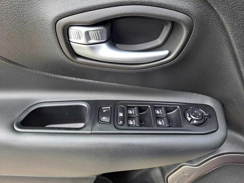 Usado Jeep Renegade Limited 120 HP (88 kW) 2018 Cinza antracite SUV