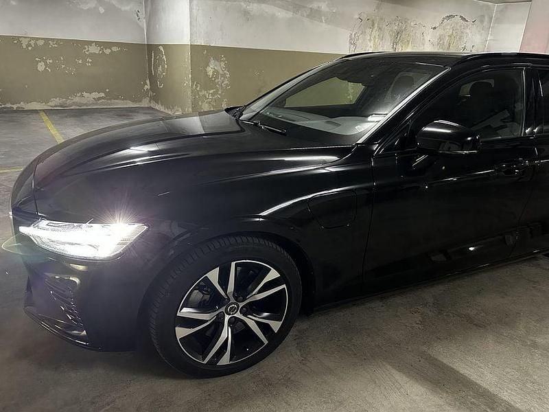 Usado 2020 Volvo V60 R-Design Carrinha | € 30.500 (Preço justo) - Imagem 1/4