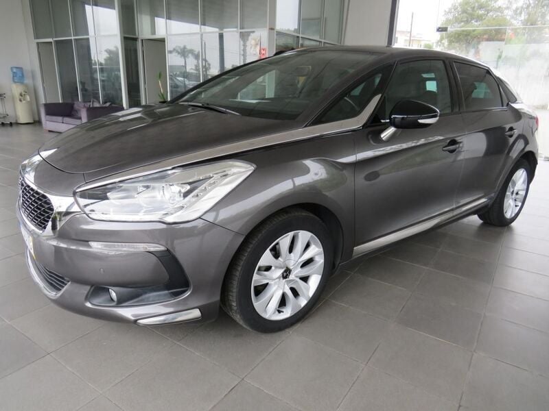 Cinzento Usado 2018 Citroën DS5 So Chic Citadino | € 17.950 (Caro) - Imagem 1/4