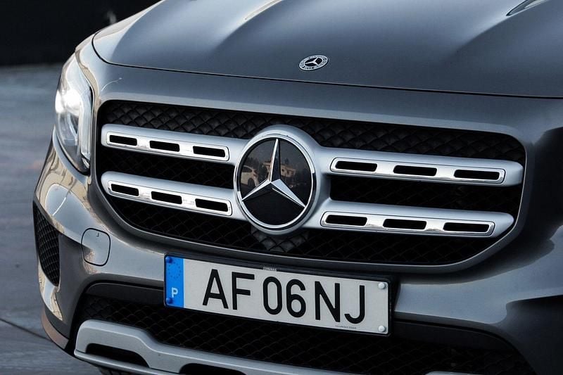 Usado Mercedes GLB200 Progressive 150 HP (110 kW) 2021 Cinza SUV