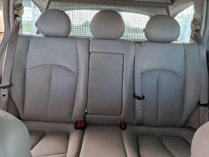 Usado Mercedes E220 150 HP (110 kW) 2003 Sedan