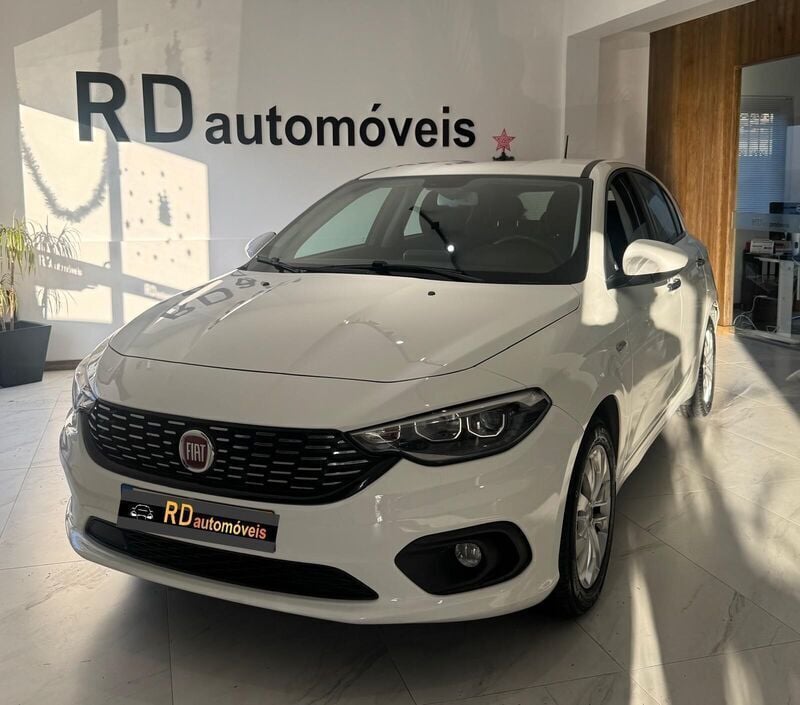 Branco Usado 2019 Fiat Tipo Lounge Sedan | € 14.000 (Caro) - Imagem 1/4