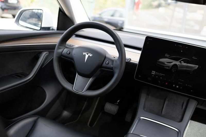 Usado Tesla Model Y 175 kW (238 HP) 2024 Branco SUV