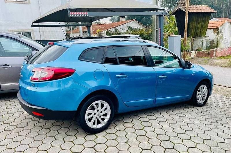 Usado Renault Mégane III 110 HP (80 kW) 2015 Azul Carrinha