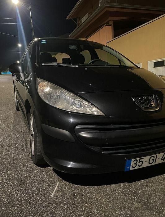 Usado 2008 Peugeot 207 Sedan | € 4.990 (Preço justo) - Imagem 1/4