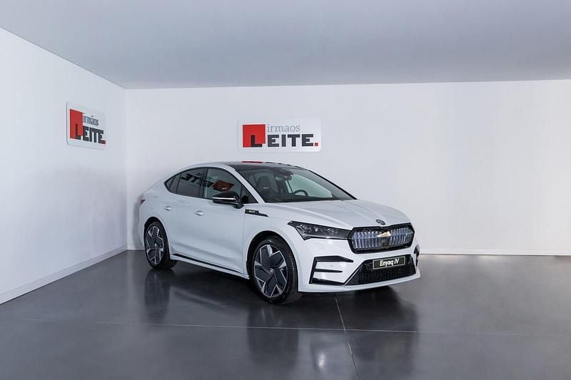 Branco Usado 2023 Skoda Enyaq iV vRS SUV | € 55.000 - Imagem 1/4