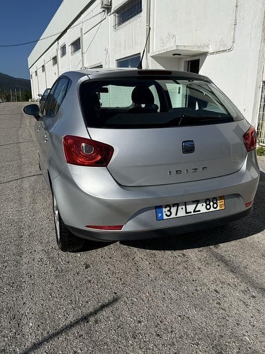 Usado Seat Ibiza 70 HP (51 kW) 2011 Sedan