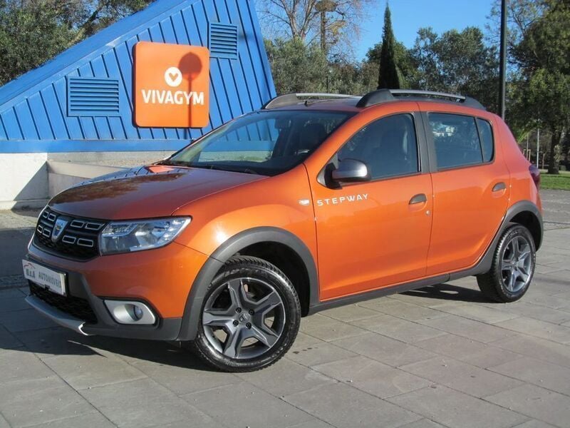 Laranja Usado 2018 Dacia Sandero Stepway Citadino | € 9.990 (Preço justo) - Imagem 1/4