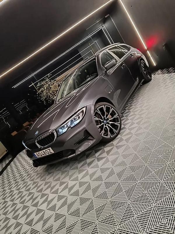 Usado BMW 330e 292 HP (214 kW) 2022 Cinza Carrinha