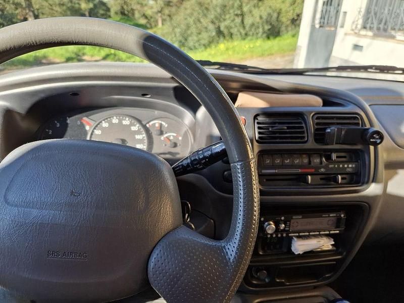 Usado Suzuki Grand Vitara 2001 Sedan