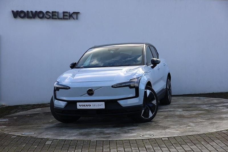 Azul Usado 2025 Volvo EX30 Ultra SUV | € 42.200 (Preço justo) - Imagem 1/3