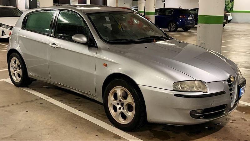 Usado Alfa Romeo 147 120 HP (88 kW) 2001 Citadino