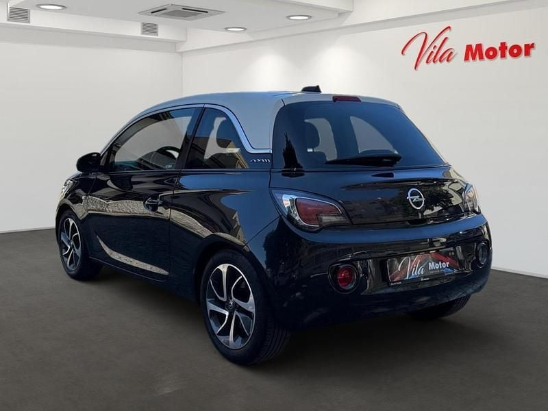 Usado Opel Adam 115 HP (84 kW) 2016 Preto Citadino