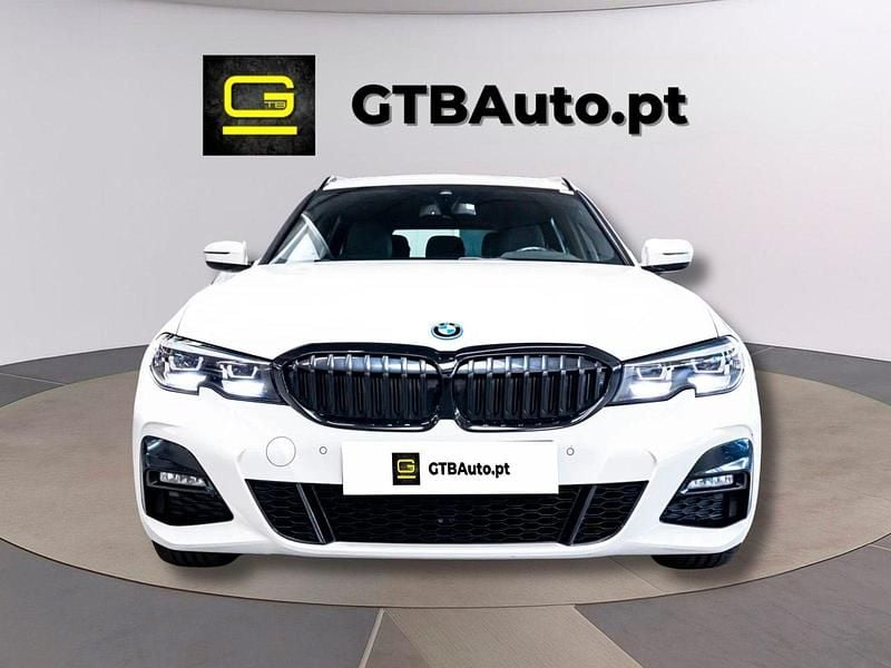 Branco Usado 2021 BMW 330 M Sport Carrinha | € 35.900 (Caro) - Imagem 1/4