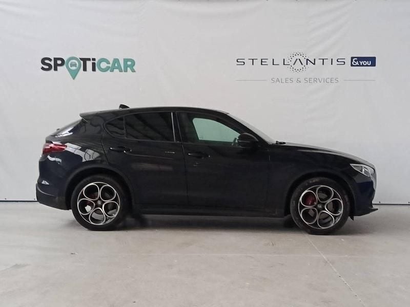 Usado Alfa Romeo Stelvio Sprint 190 HP (139 kW) 2023 Preto SUV