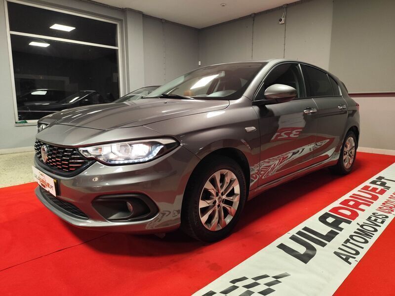Cinza Usado 2019 Fiat Tipo Lounge Sedan | € 11.980 (Preço justo) - Imagem 1/4