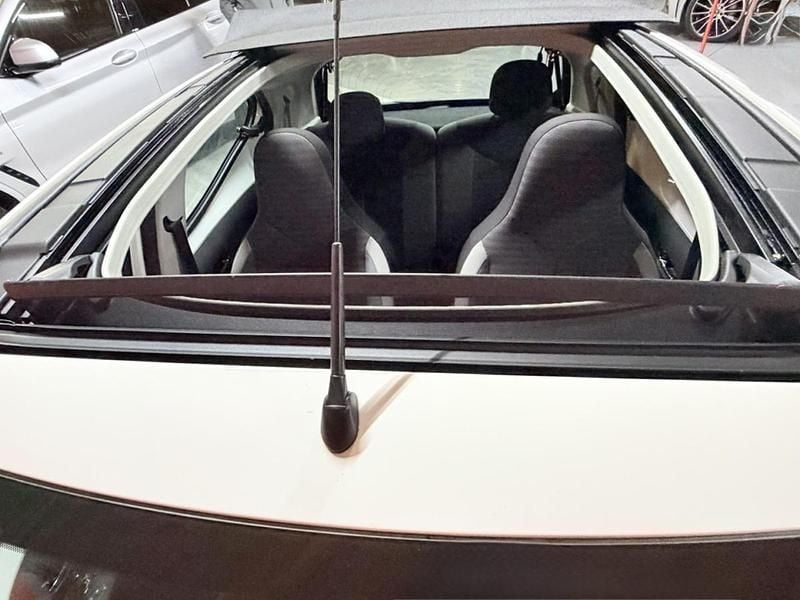 Usado Toyota Aygo X-play 72 HP (52 kW) 2019 Branco Citadino