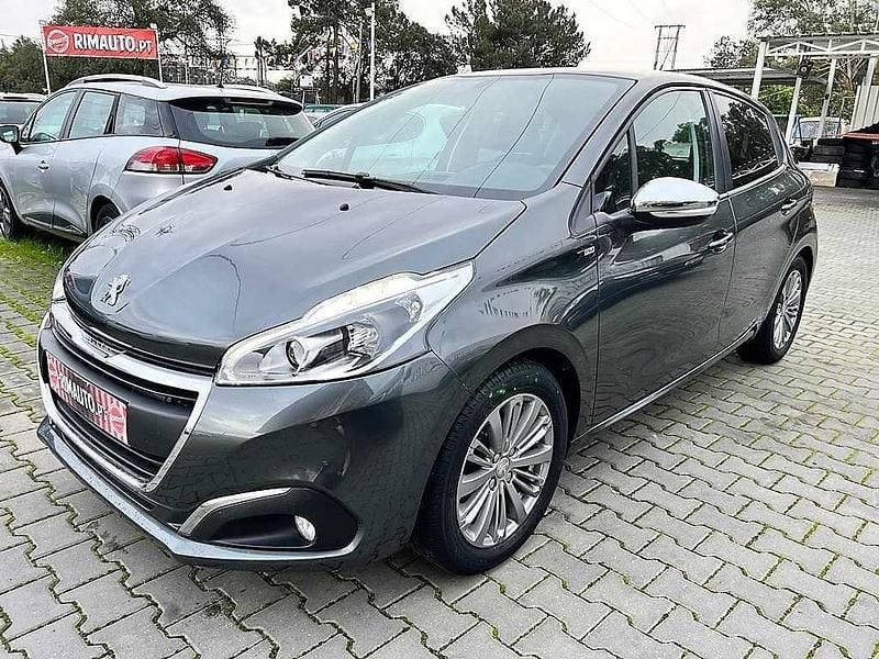 Cinzento Usado 2017 Peugeot 208 Style Citadino | € 11.990 (Caro) - Imagem 1/4