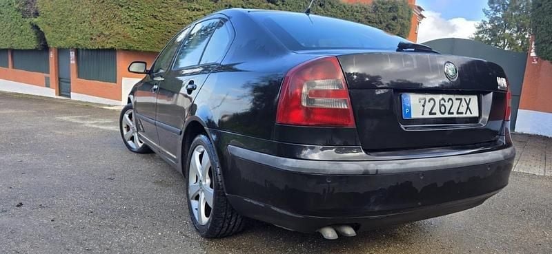 Usado Skoda Octavia SportLine 140 HP (102 kW) 2005 Preto Sedan