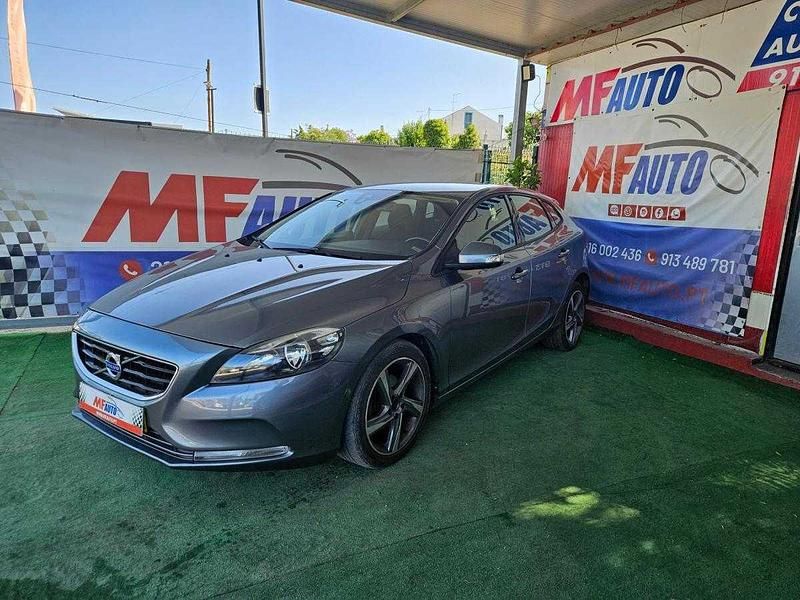 Cinza Usado 2014 Volvo V40 Carrinha | € 8.500 (Bom preço) - Imagem 1/4